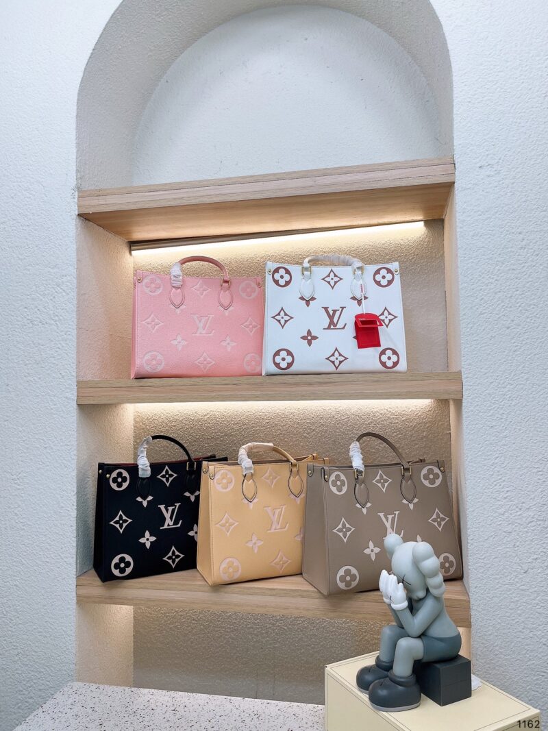 Alternative view of Louis Vuitton Onthego MM Light Pink 41Cm M46286