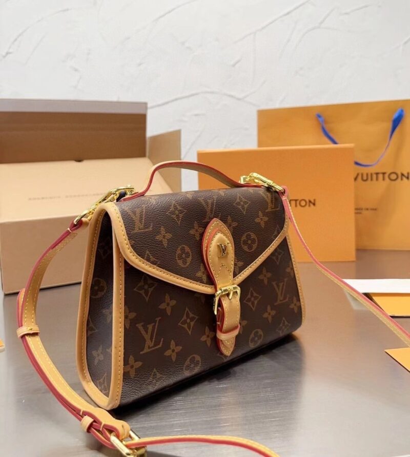 Alternative view of Louis Vuitton Ivy Monogram Canvas 25Cm M44919