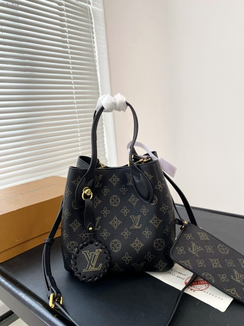 Alternative view of Louis Vuitton Blossom PM Black 20Cm M23393