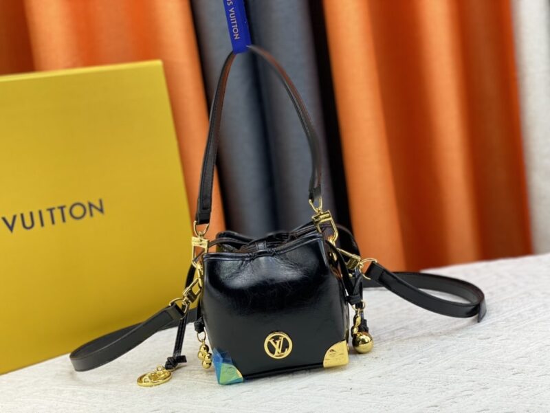 Alternative view of Louis Vuitton Néo Purse Lv Charms Black 15Cm M82886