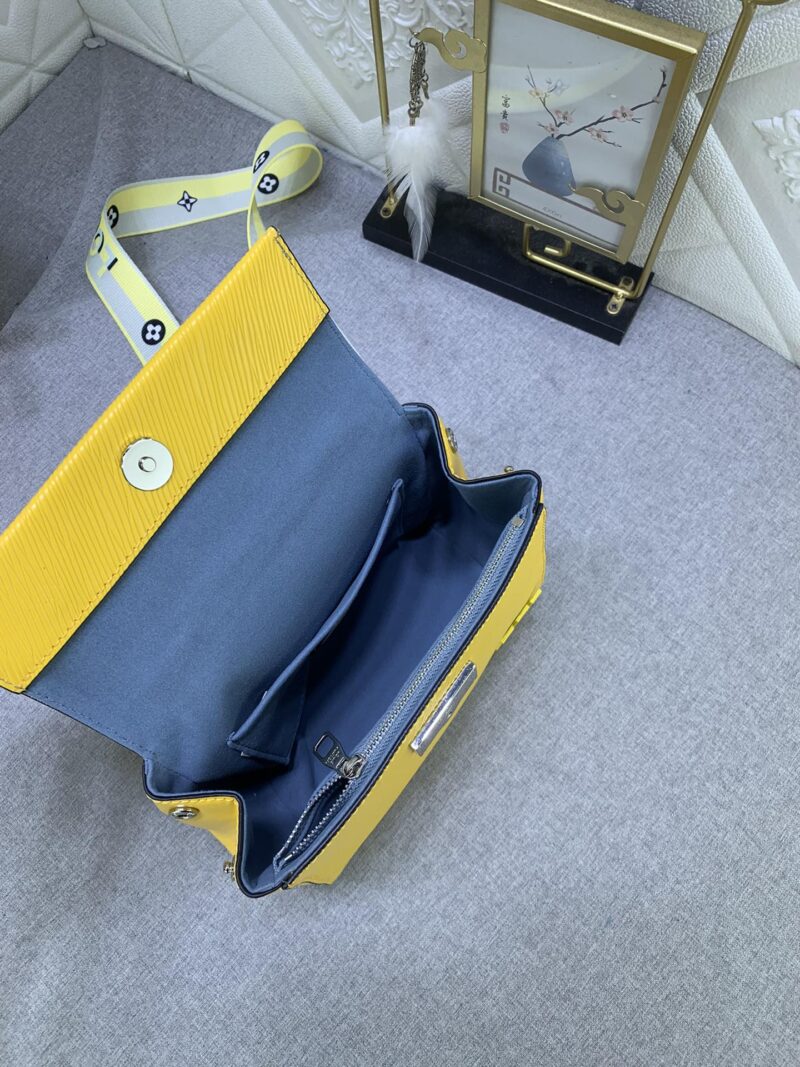 Alternative view of Louis Vuitton Cluny Mini Yellow 20Cm M22616