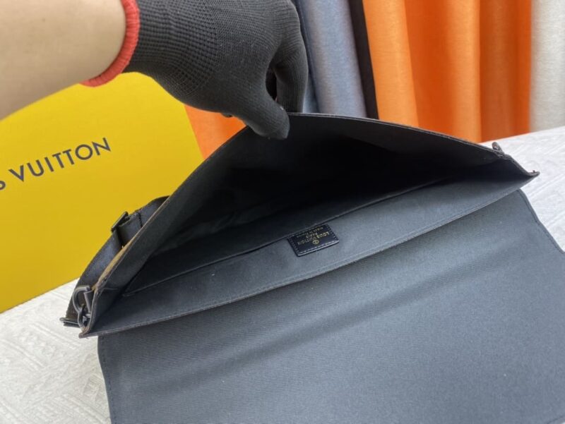 Alternative view of Louis Vuitton S Lock Briefcase Brown 39Cm