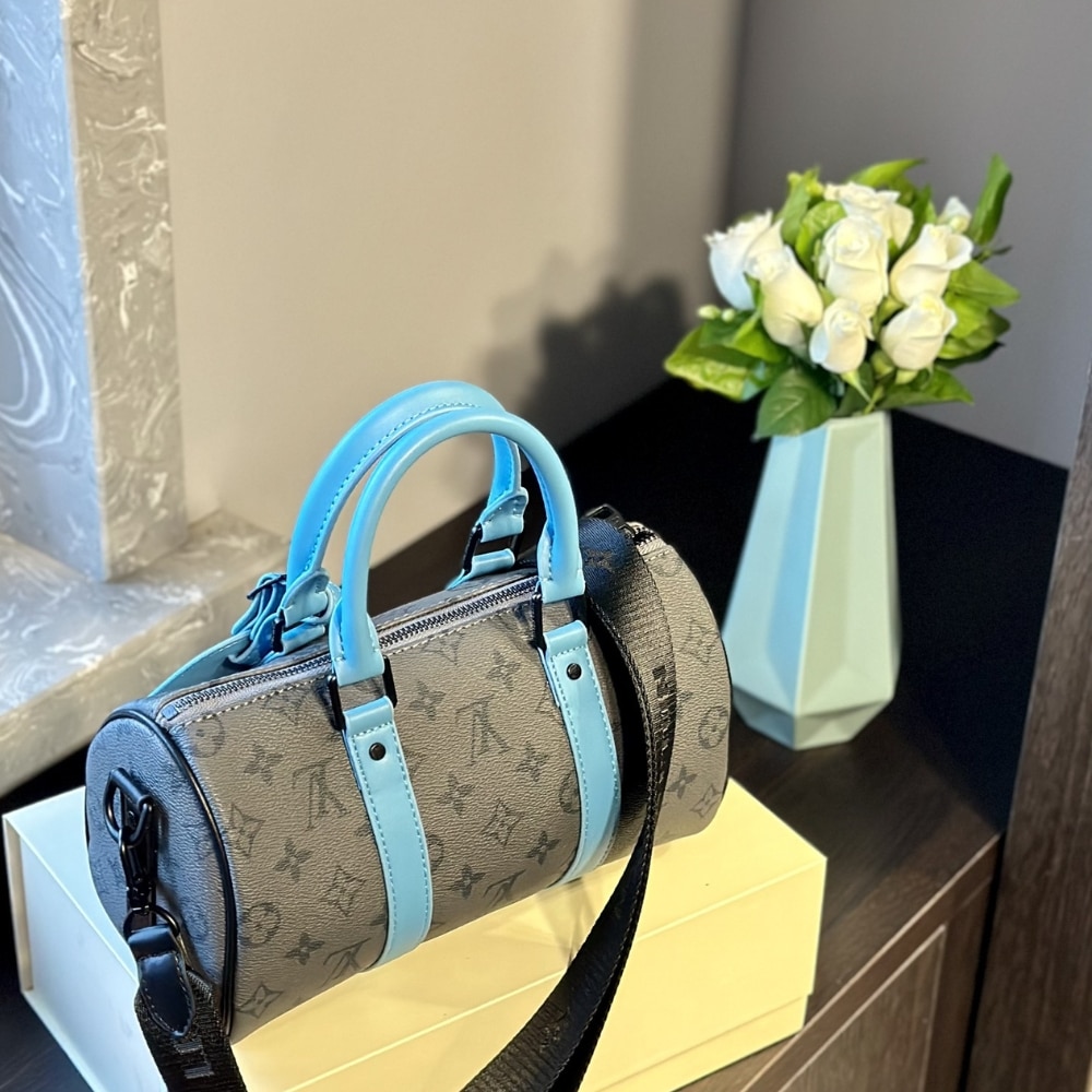 Louis Vuitton Keepall Bandoulière 25 Monogram Eclipse Reverse Turquoise 25Cm M11645 - Image 4