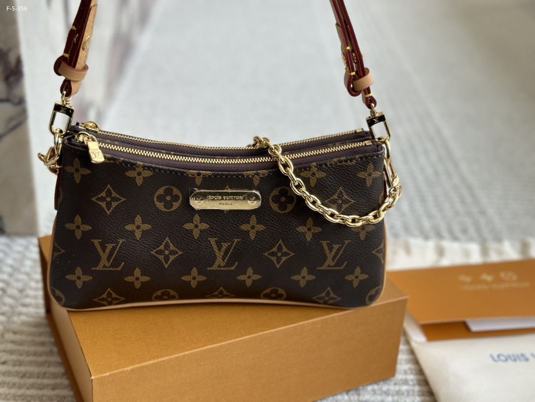 Louis Vuitton Liv Pochette Monogram Canvas 24Cm M83008 - Image 9