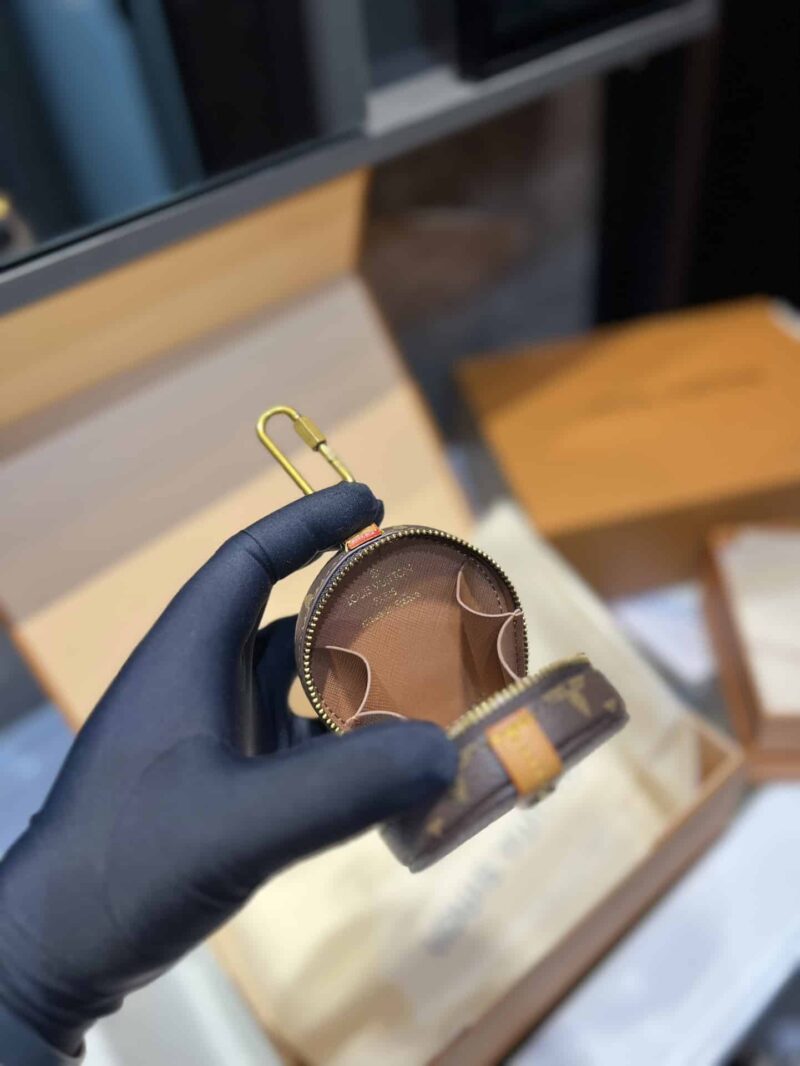 Alternative view of Louis Vuitton Around Zipper Case Porte Monnaie Monogram Brown M68524