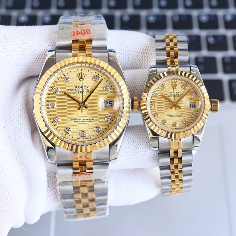 Alternative view of Rolex Oyster Datejust Oystersteel Golden Flip Dial 36Mm 126200 0099