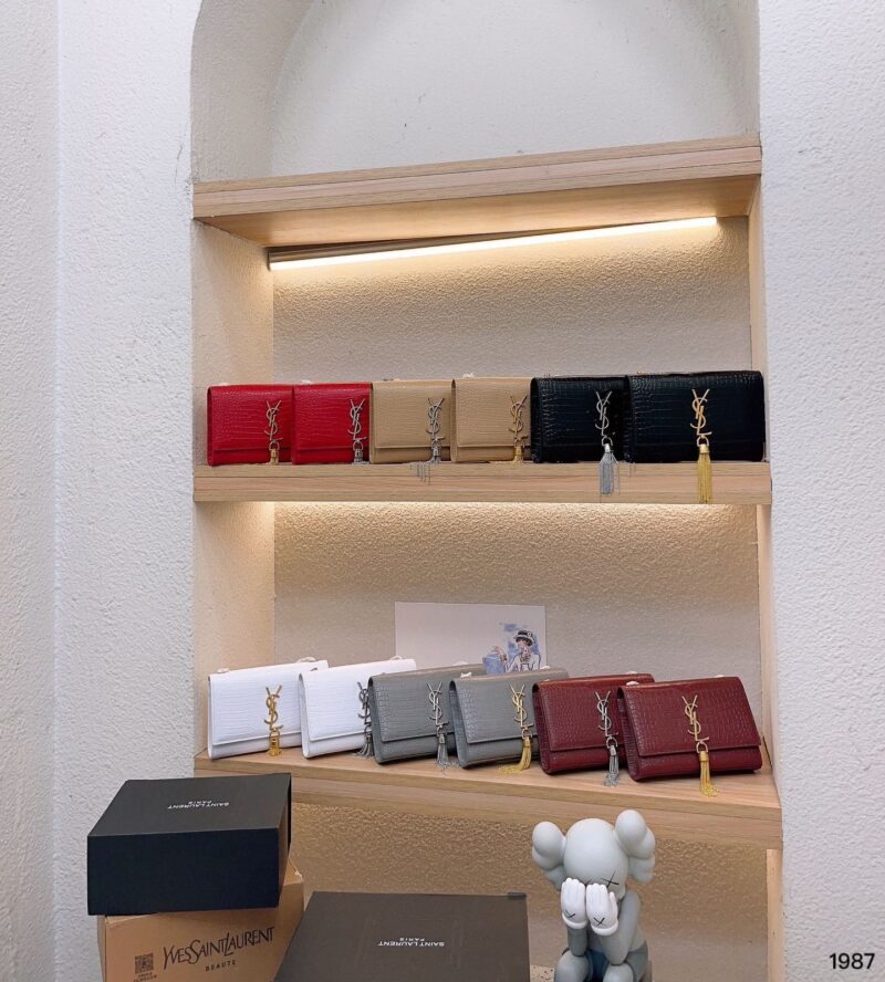 Alternative view of Saint Laurent Kate Monogram Shoulder Bag Crocodile Gray 20Cm