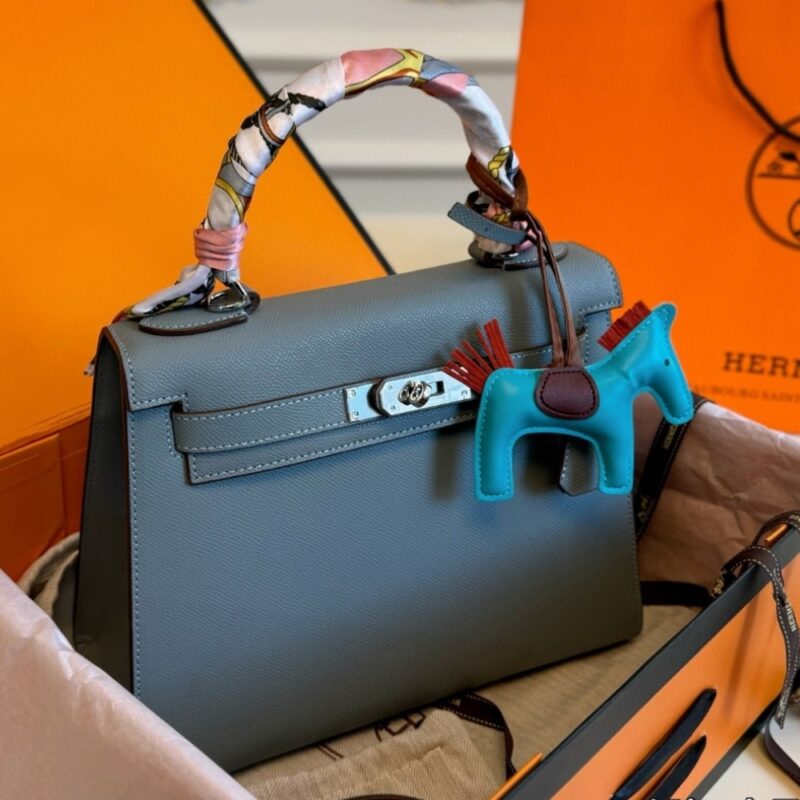 Alternative view of Hermes Kelly Epsom Bleu Celeste 28Cm