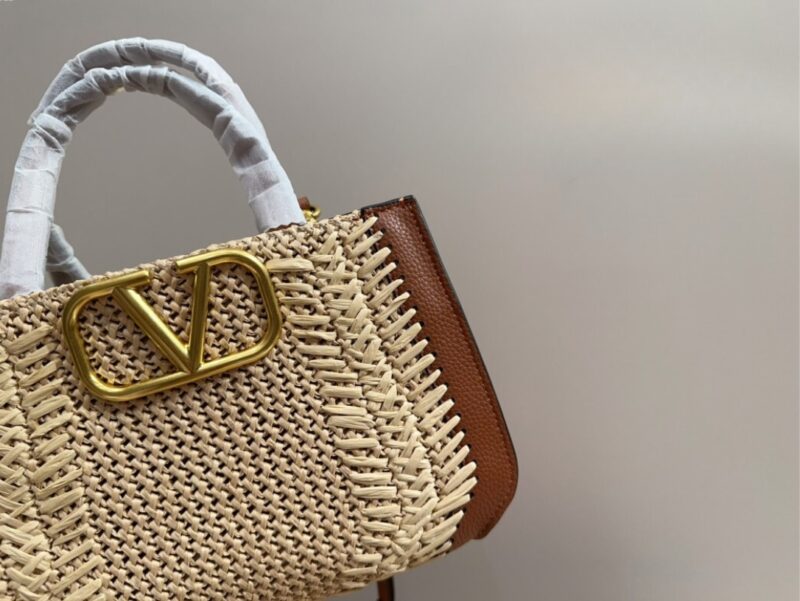 Alternative view of Valentino Garavani Vlogo Signature Handbag With Raffia Embroidery 22Cm