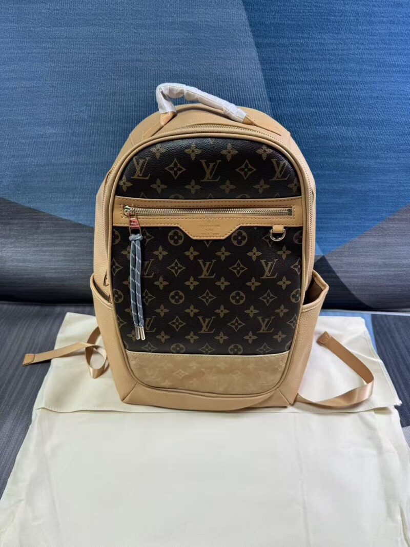 Alternative view of Louis Vuitton Outdoor Backpack 44Cm M12624