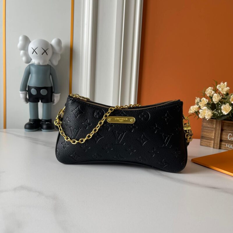 Alternative view of Louis Vuitton Pochette Liv Black 24Cm M83301