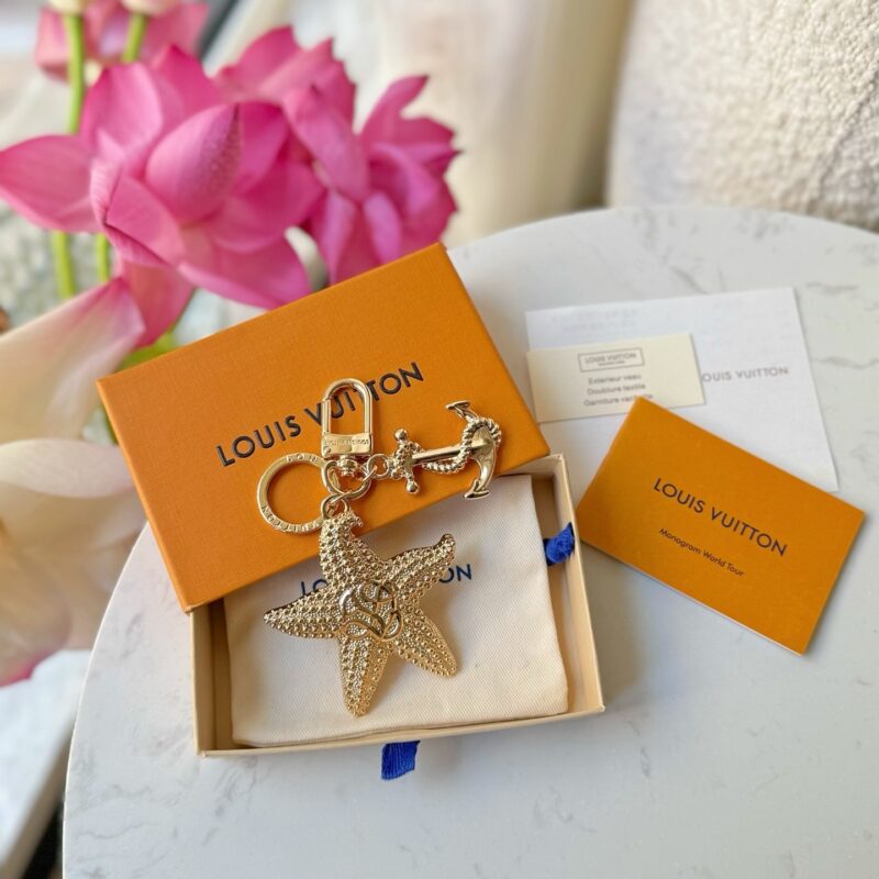 Alternative view of Louis Vuitton Lv Starfish Key Holder And Bag Charm Gold M02622