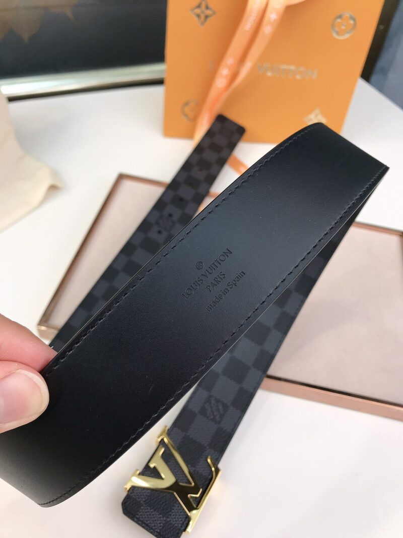 Alternative view of Louis Vuitton Lv Ceinture Initiales Reversible Gold 4Cm