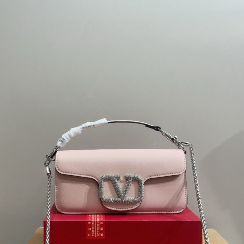 Alternative view of Valentino Garavani Locò Shoulder Bag Pink 27Cm