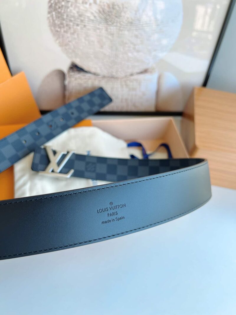 Alternative view of Louis Vuitton Lv Initiales Reversible Belt Navy 40Cm