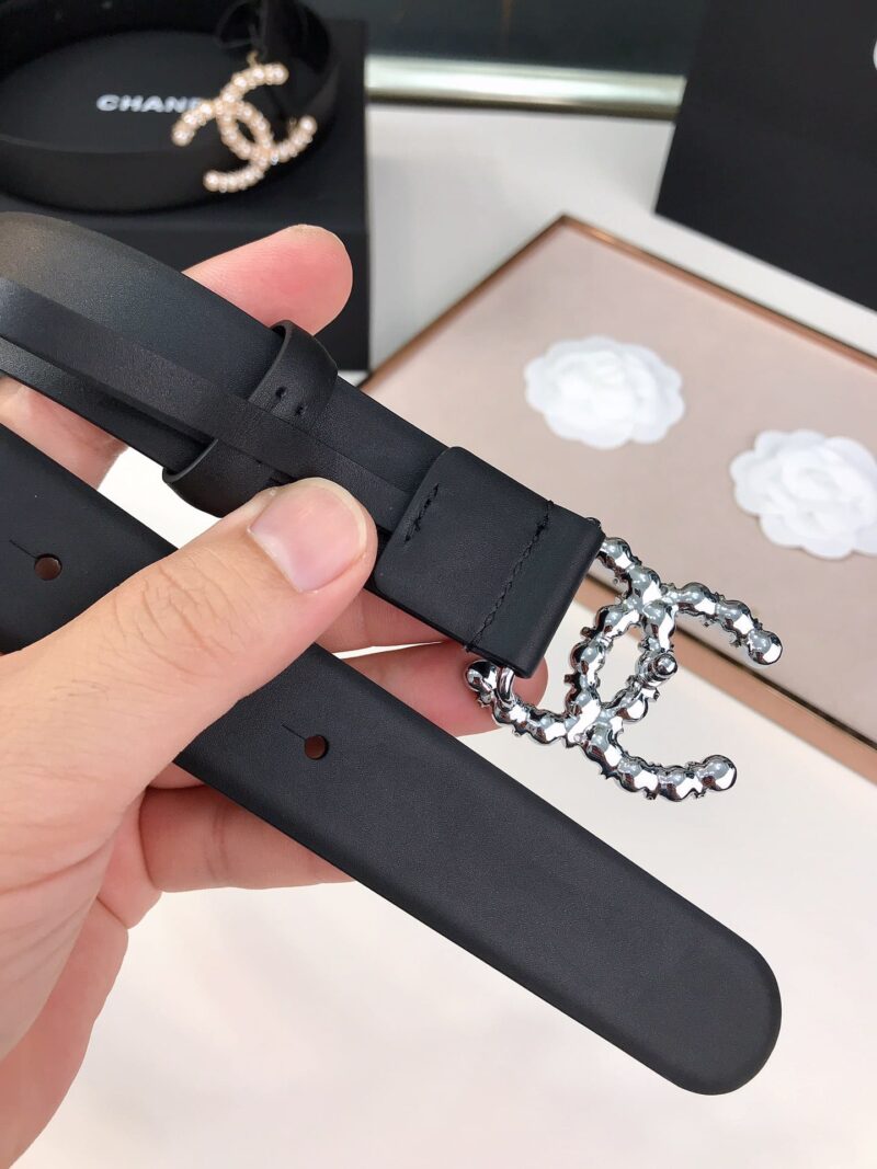 Alternative view of Chanel Cc Silver Belt Leather With Pearls 28Mm