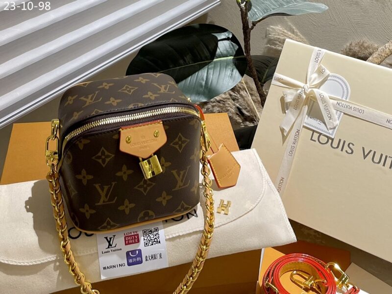 Alternative view of Louis Vuitton Vanity Bag Monogram Brown 15Cm