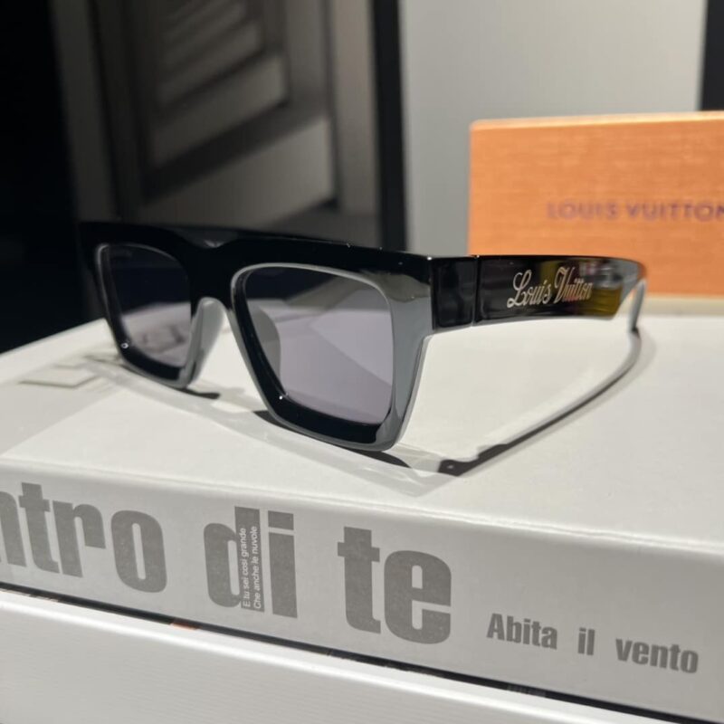 Alternative view of Louis Vuitton Lv Pop Sunglasses Black