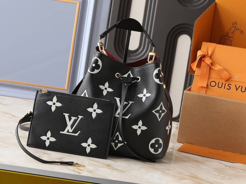 Alternative view of Louis Vuitton Néonoé MM Black 25Cm M45497