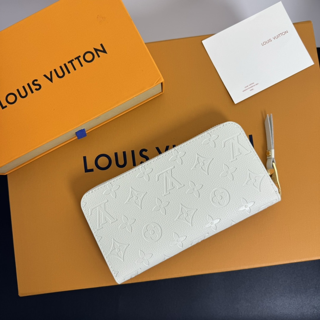 Iconic Set: Louis Vuitton Low Key Cabas Mm And Zippy Wallet - Image 8