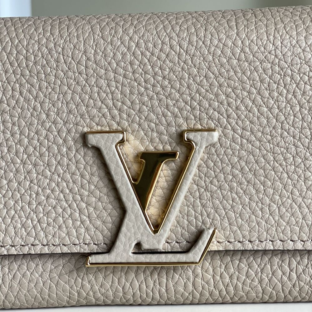 Louis Vuitton Capucines Wallet Galet M61248 - Image 7