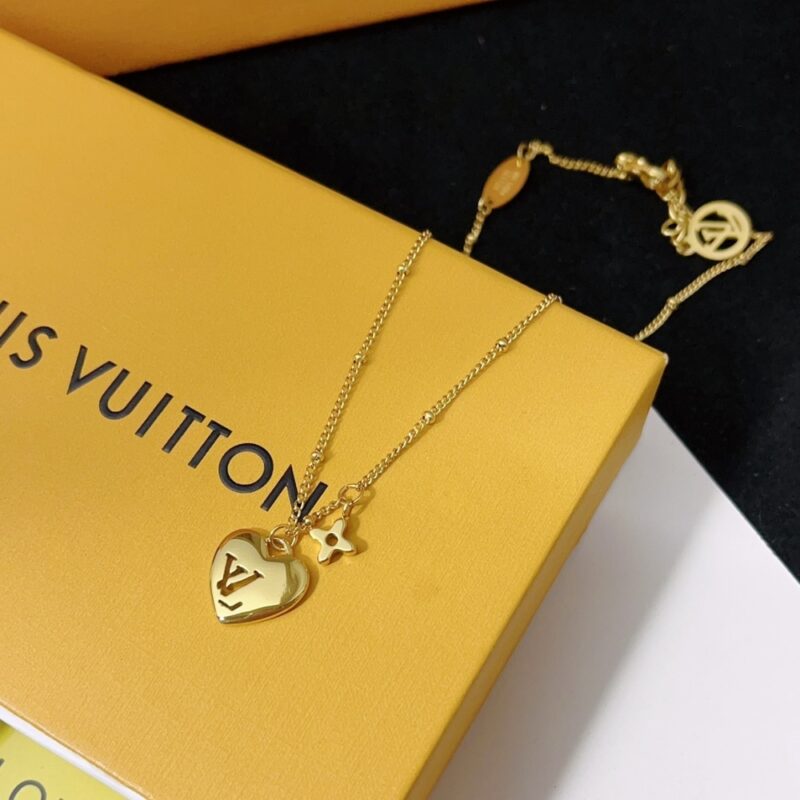 Alternative view of Louis Vuitton Blooming Heart Necklace Gold M02310