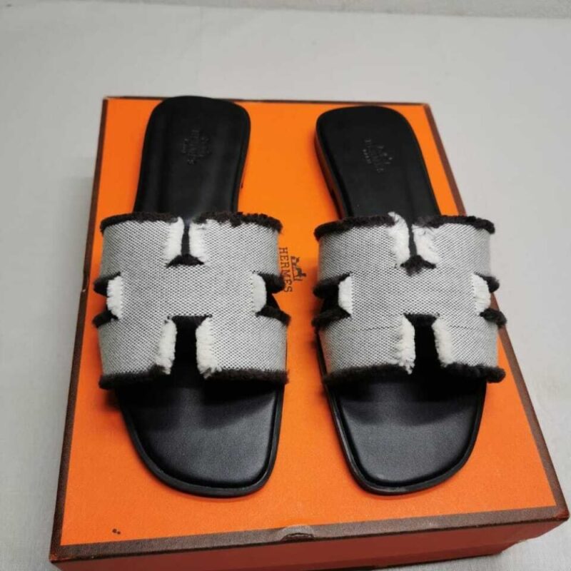 Alternative view of Hermes Oran Sandal Black H231095Z Pn360