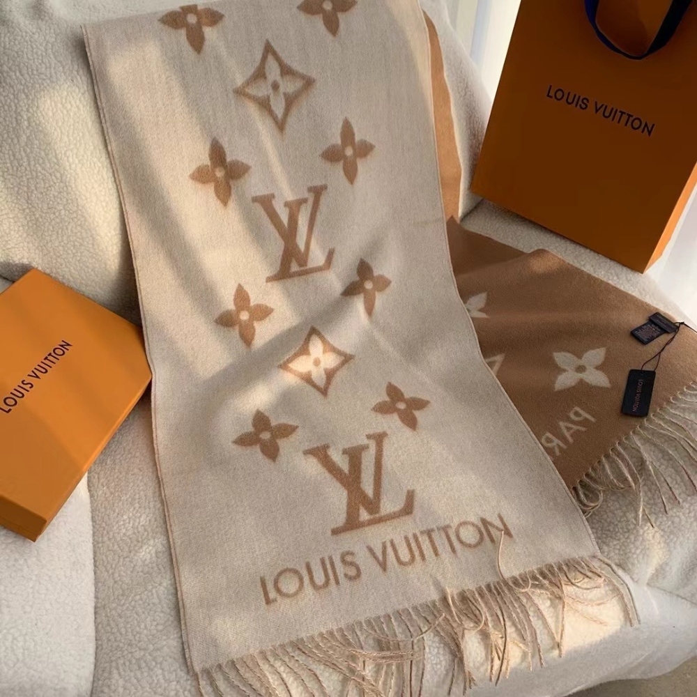 Louis Vuitton Reykjavik Scarf Light Beige 180Cm M78123 - Image 2