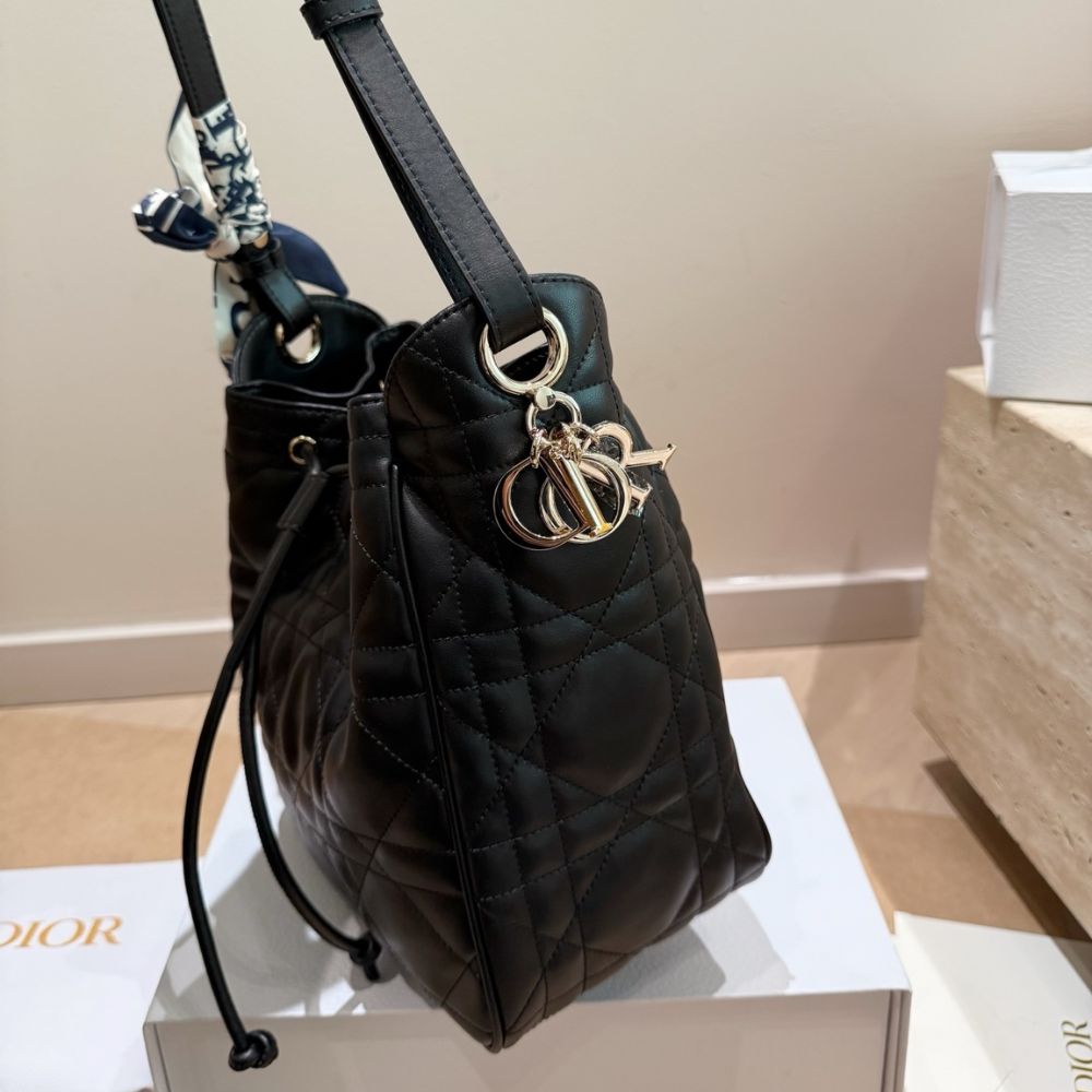 Dior Medium D Motion Bag Black 23Cm M2852ONWP M900 - Image 4