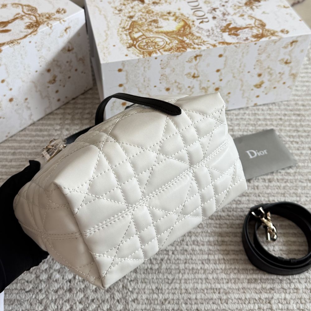 Dior Small Dior Toujours Vertical Tote Bag White 18Cm M2835PSOB M06E - Image 7