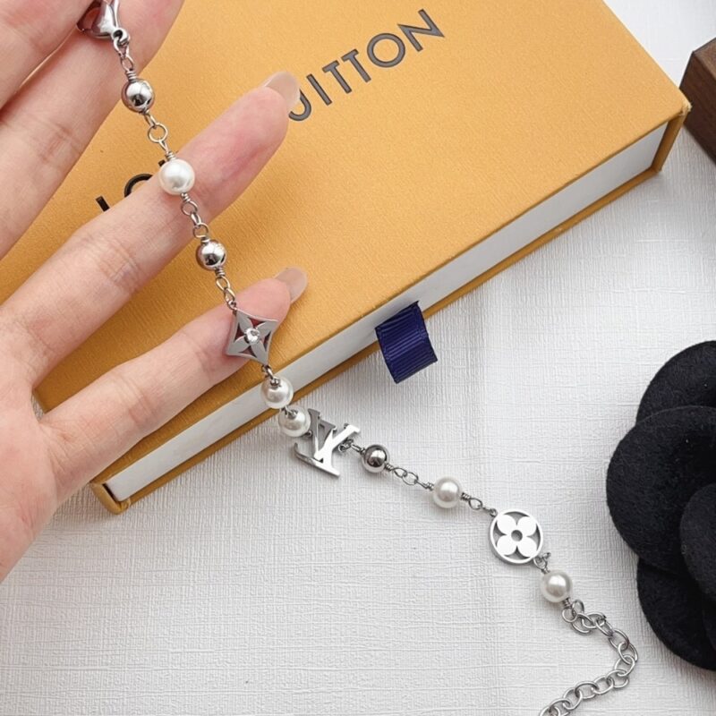 Alternative view of Louis Vuitton Lv Pearls Bracelet Silver M1384A