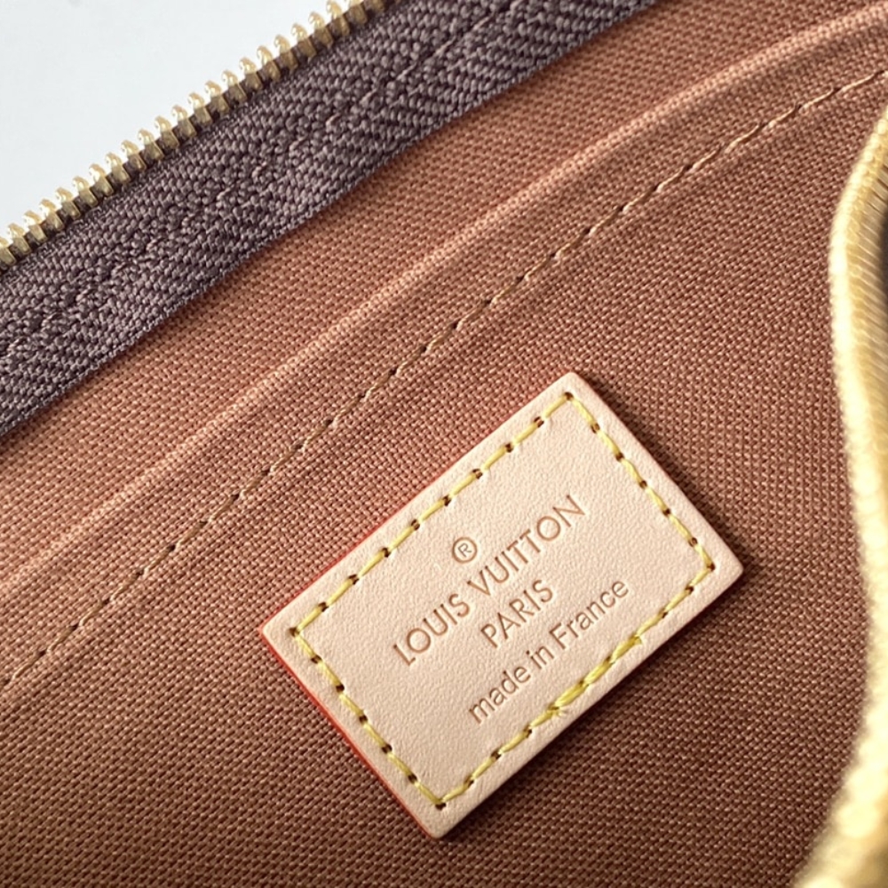 Louis Vuitton Multi Pochette Accessoires Khaki 24cm M44813 - Image 8