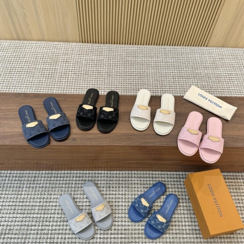 Alternative view of Louis Vuitton Lily Flat Mule Gray 1Agxaa