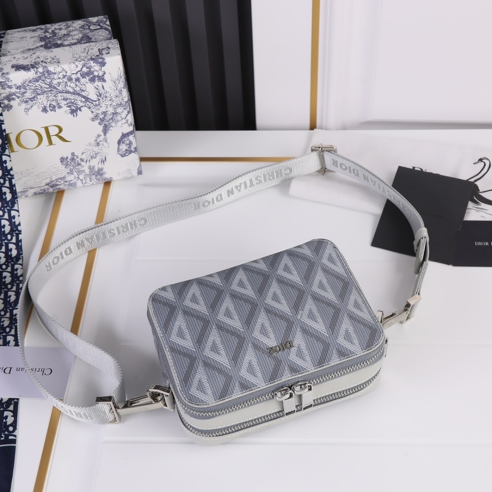DIOR ZIPPED POUCH WITH STRAP DIOR GRAY COATED COTTON CANVAS WITH CD DIAMOND PRINT 17CM - Image 5