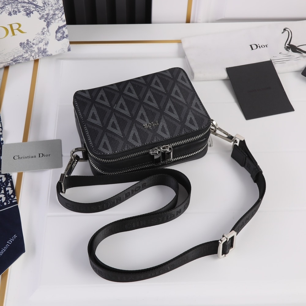 DIOR ZIPPED POUCH WITH STRAP DIOR BLACK COATED COTTON CANVAS WITH CD DIAMOND PRINT 17CM - Image 4