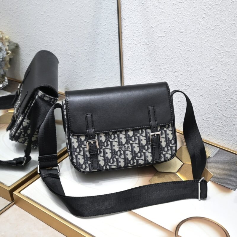Alternative view of DIOR KIDS MESSENGER BAG BEIGE AND BLACK DIOR OBLIQUE JACQUARD 23CM M9994PTVY M928