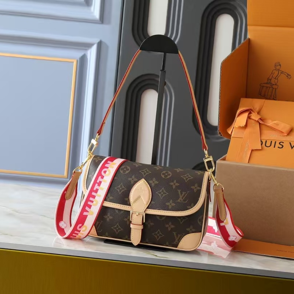 Louis Vuitton Diane Fuchsia 24Cm M46049 - Image 2
