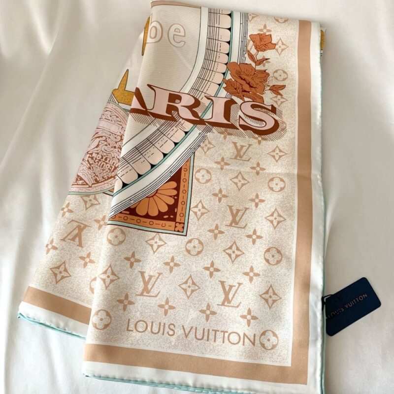 Alternative view of Louis Vuitton Malles Merveilleuses In Beige 90Cm M79807