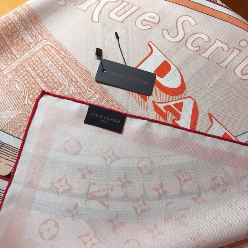 Alternative view of Louis Vuitton Malles Merveilleuses In Rose 90Cm M79863