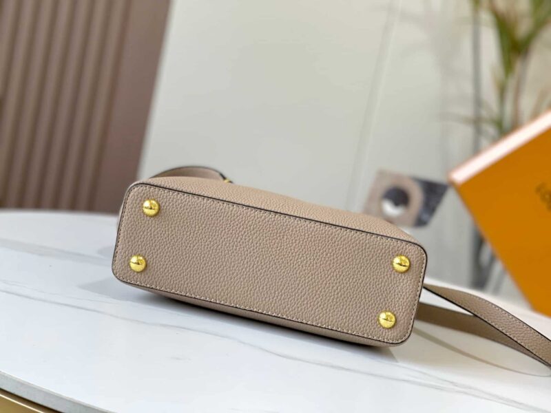 Alternative view of Louis Vuitton Capucines BB Galet 27Cm M95508