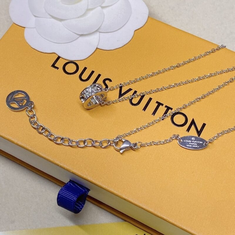 Alternative view of Louis Vuitton Empreinte Pendant Necklace Silver Q93675