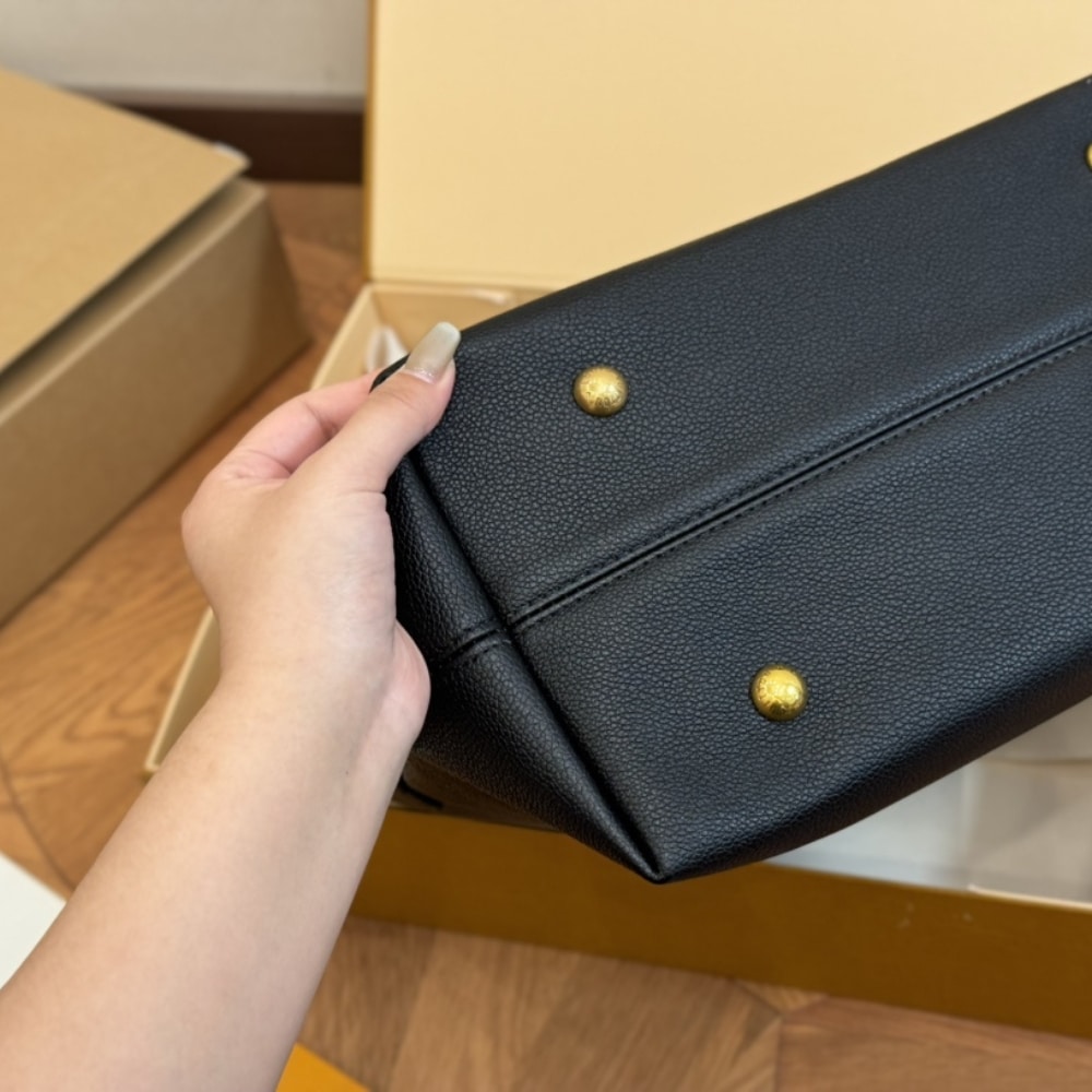 Iconic Set: Louis Vuitton Low Key Hobo Bag Mm And Low Key Compact Wallet - Image 3