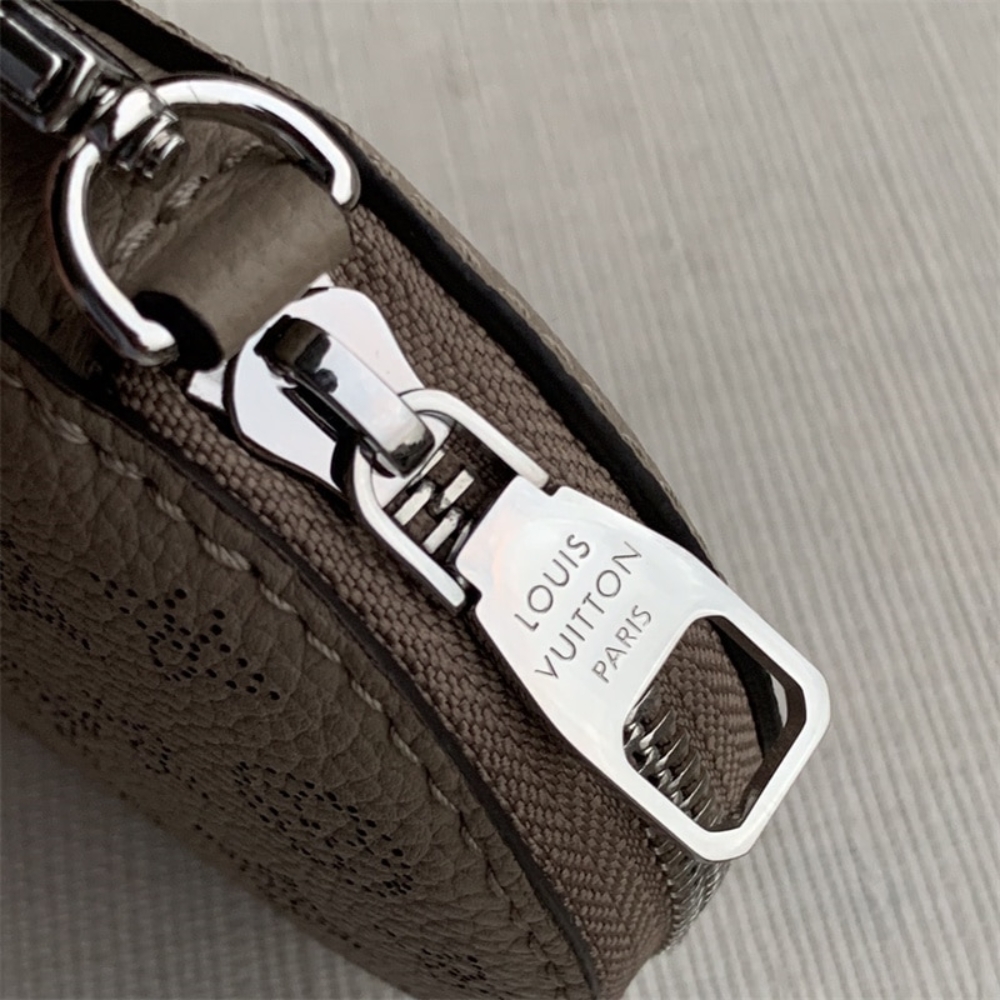 Louis Vuitton Bella Galet Gray 22Cm M57201 - Image 8
