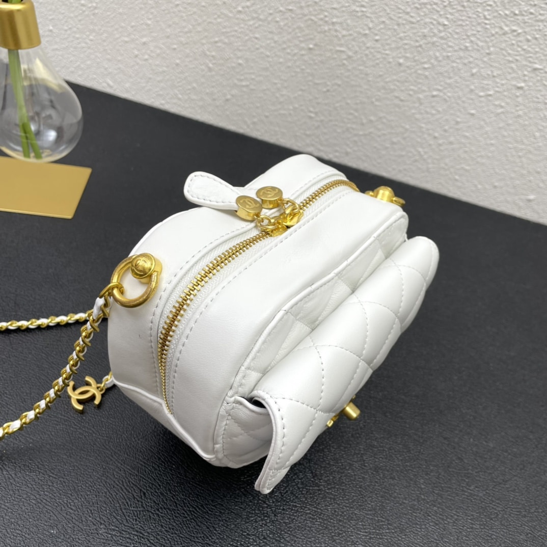 Chanel Heart Clutch With Chain White Ap2784 - Image 10