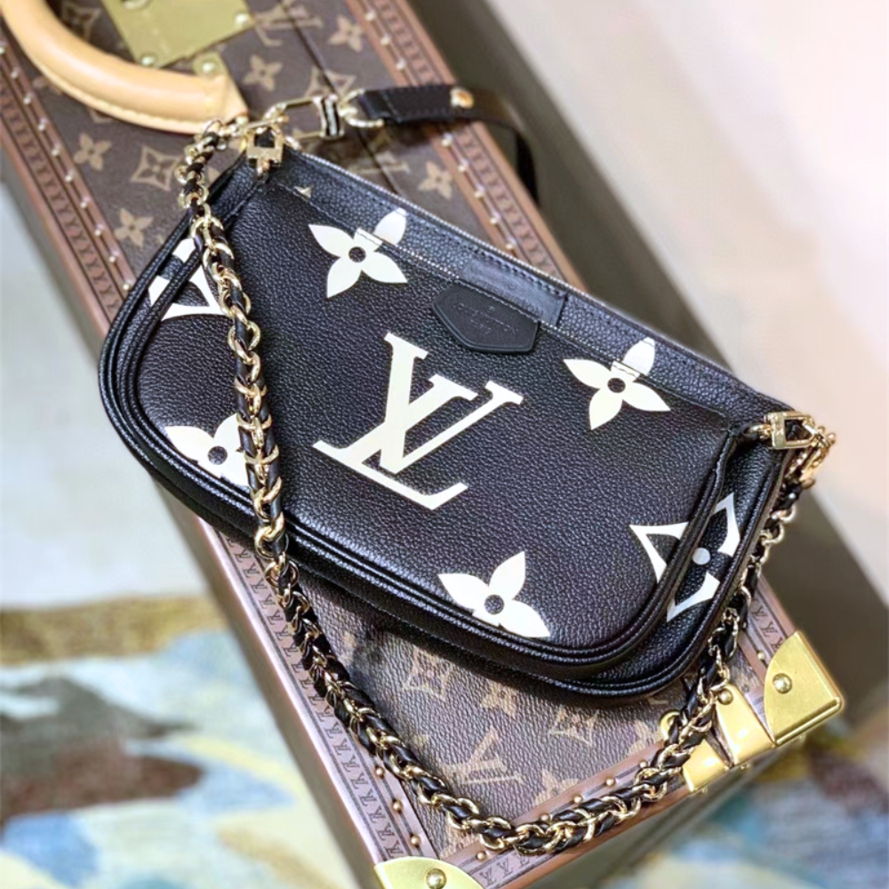 Louis Vuitton Multi Pochette Accessoires Black 25Cm M45777 - Image 4