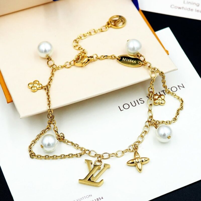Alternative view of Louis Vuitton Blooming Pearls Bracelet Gold M1684A