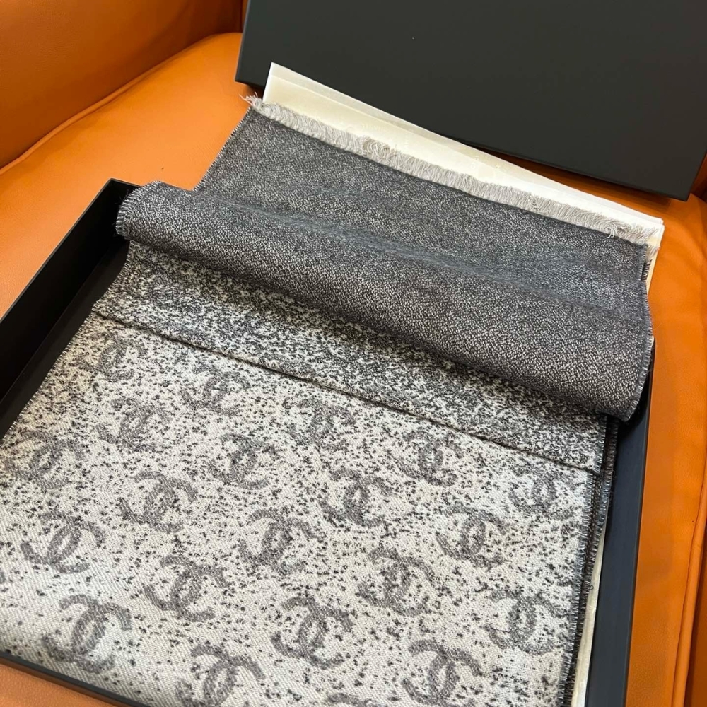 Chanel 24B Full CC Scarf Grey And Black 180Cm - Image 5