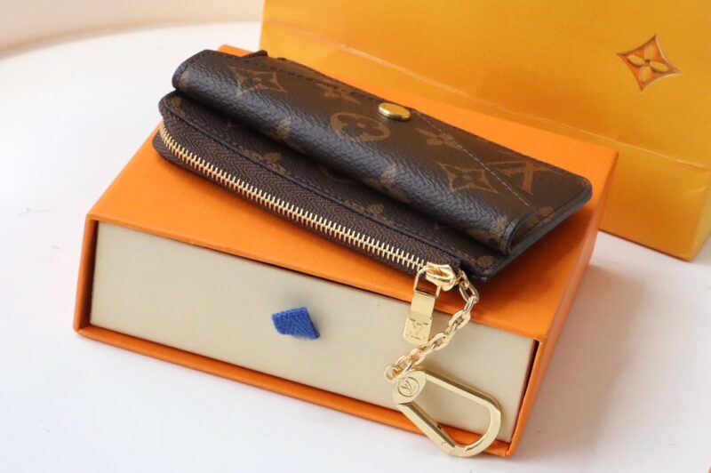 Alternative view of Louis Vuitton Card Holder Recto Verso Monogram M69431