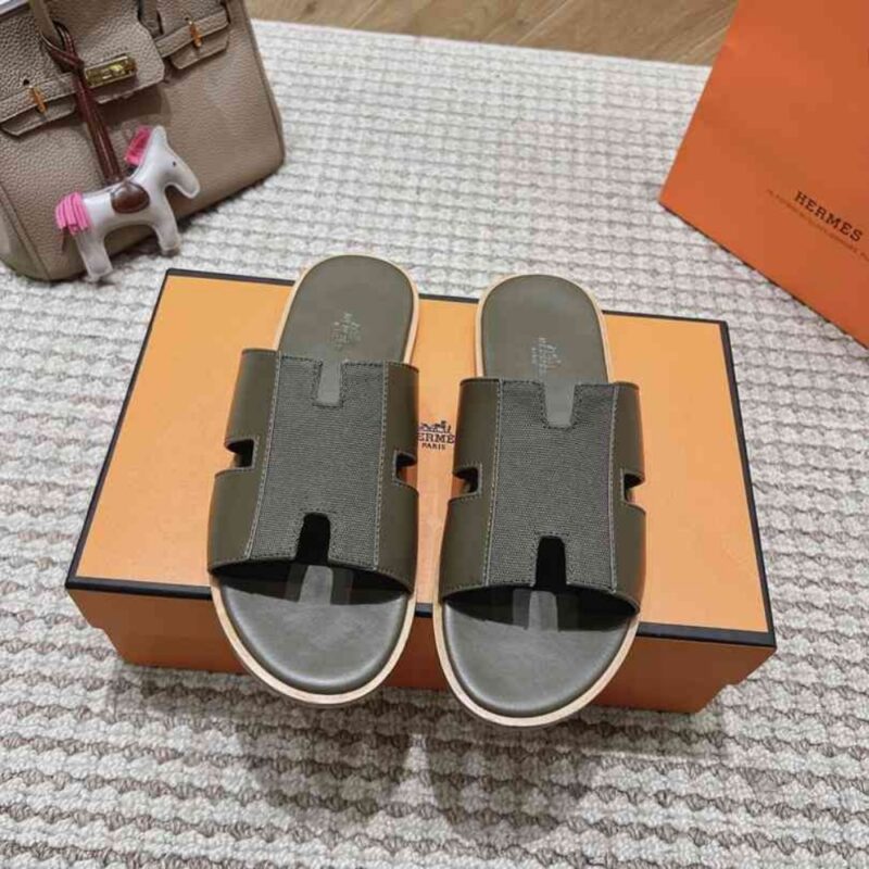 Alternative view of Hermes Izmir Sandal Vert Toundra H222845Zhv1465
