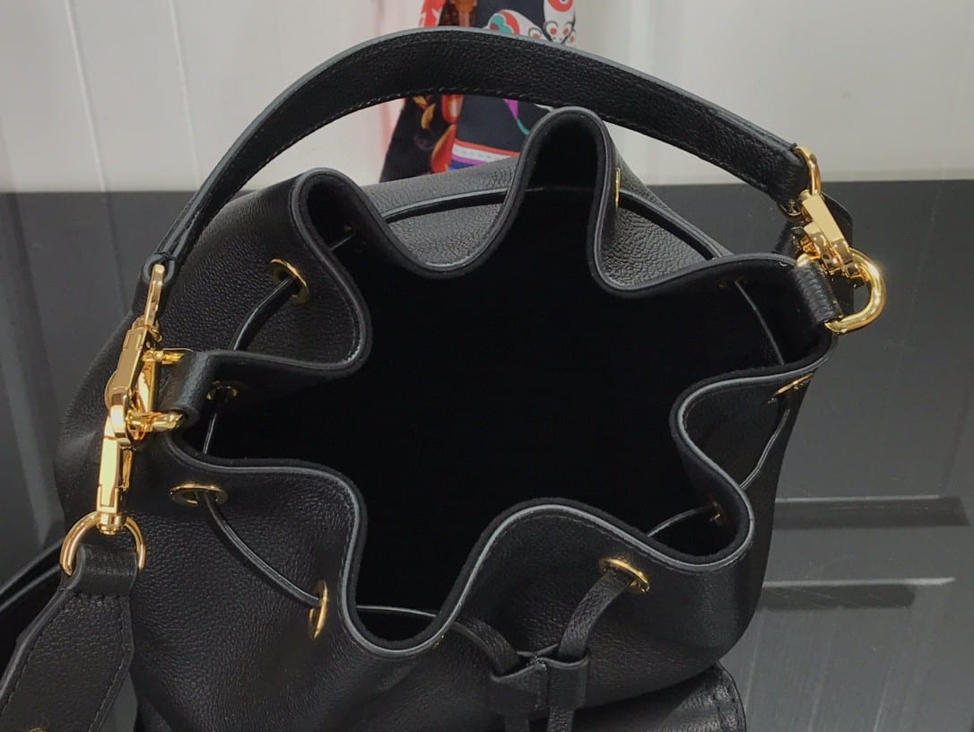 Louis Vuitton Lockme Bucket 23Cm Black M57687 - Image 2